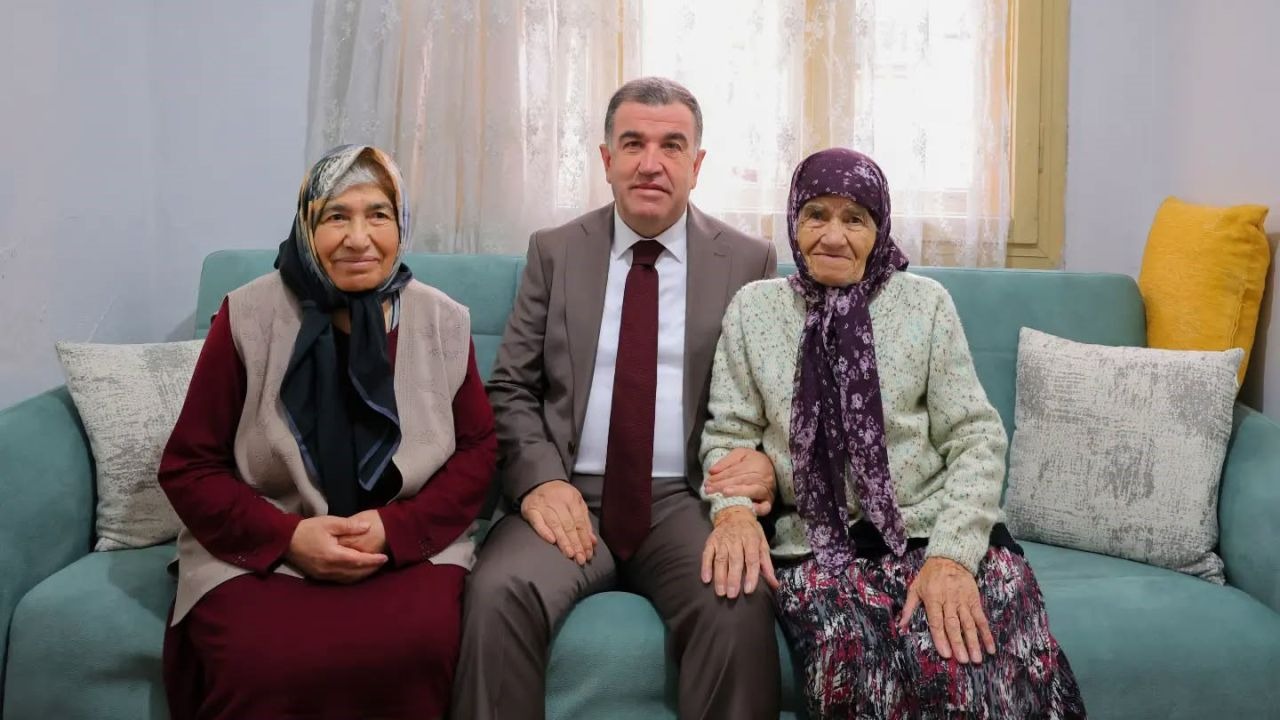 Bayburt ve Aydıntepe’de yaşlıların günü kutlandı