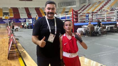 Bayburtlu minik boksör Çetin SEM sporcusu oldu