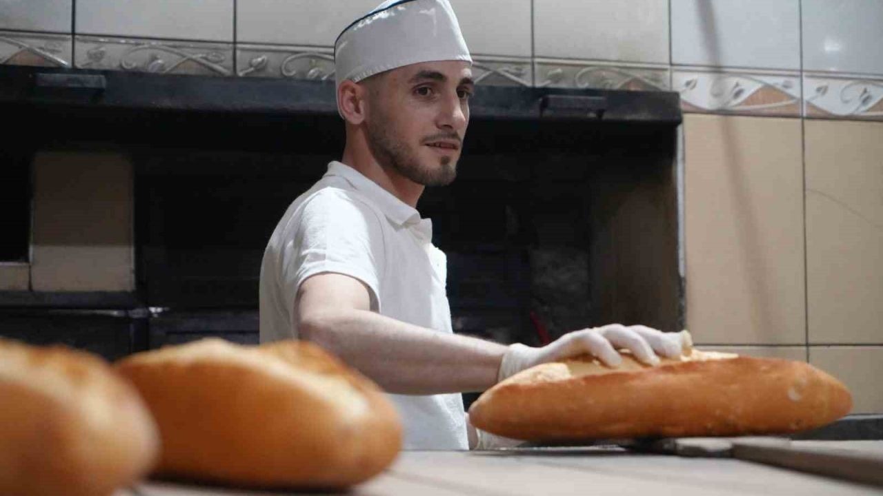 Bayburt’un soğuğu meslek öğretti: 24 yaşında 45 çeşit ekmek üretiyor