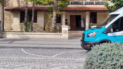 Biri kaldırıldı, sıra diğerinde: Müze önündeki durakta taşınmalı!