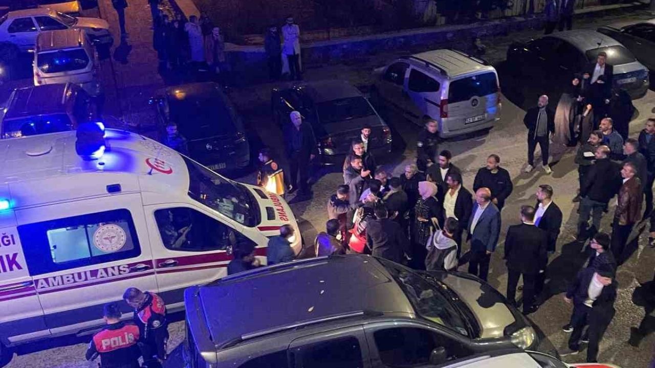 Düğünde bıçaklı kavga: 1’i ağır 3 yaralı!