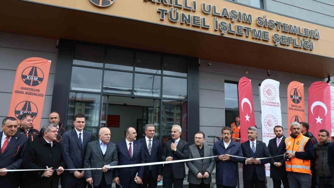 Erzurum’da akıllı ulaşım sistemleri merkezi hizmete açıldı