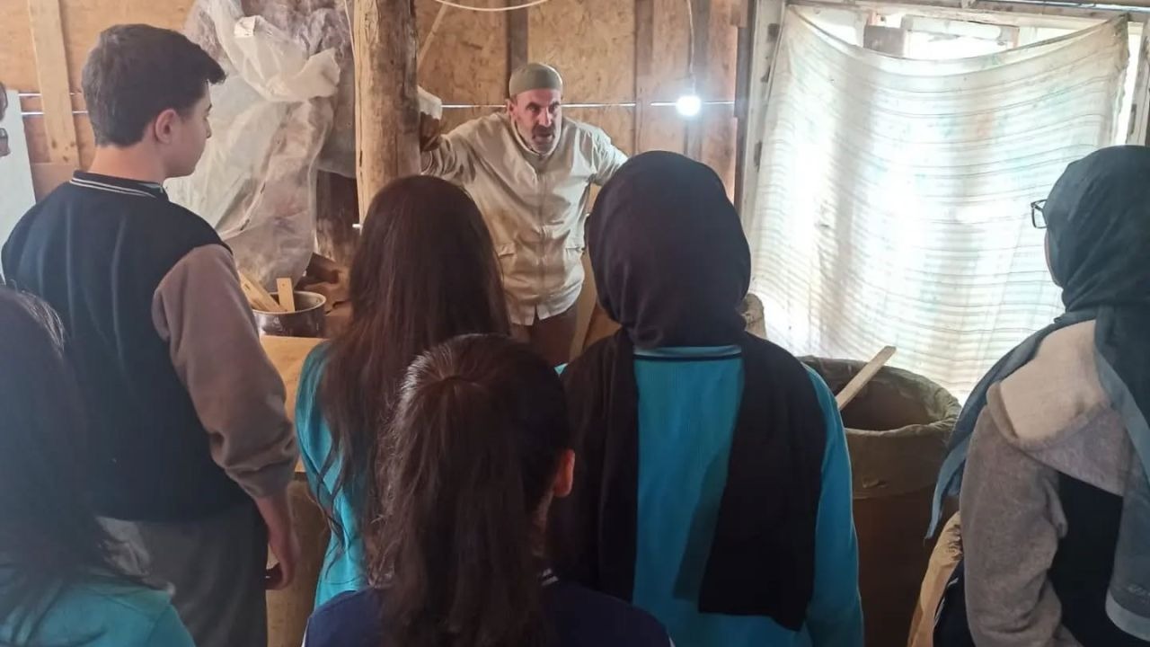 Fen Lisesi öğrencileri tandır yapımını ustasından öğrendi