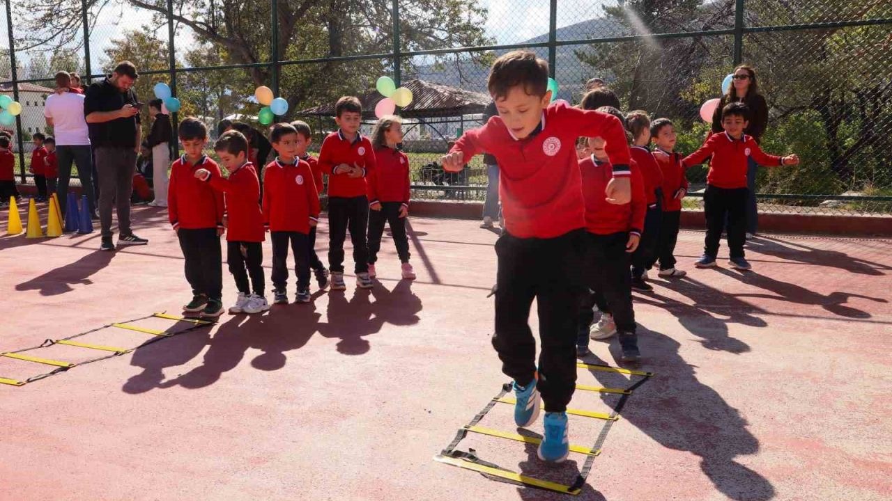 İki okulda oyun etkinlikleri yapıldı