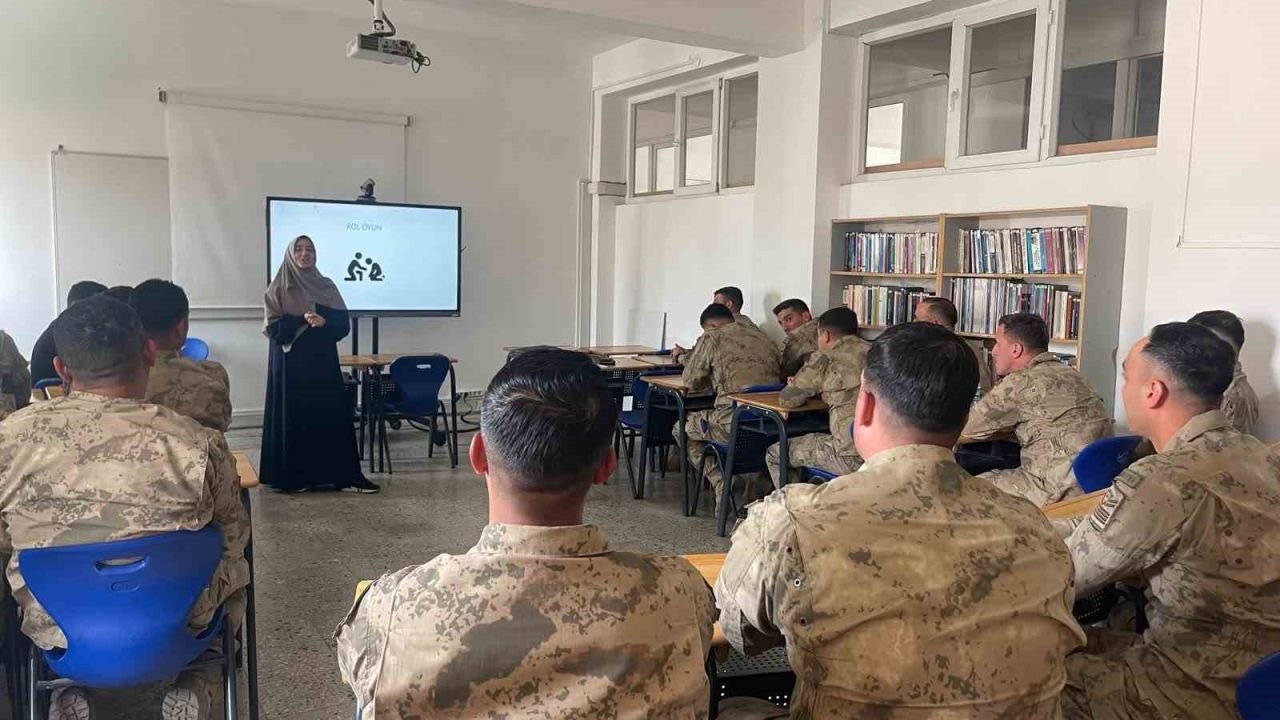 Jandarma personeline psikolojik ilk yardım anlatıldı