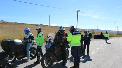 Jandarmadan motosiklet denetimi: Kurallar ve eğitim bir arada