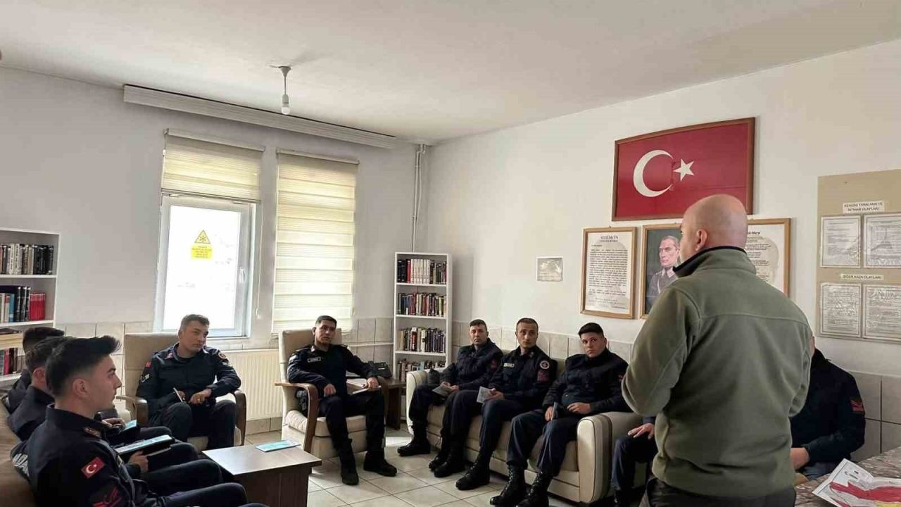 Jandarmaya kaçak avcılıkla mücadele eğitimi