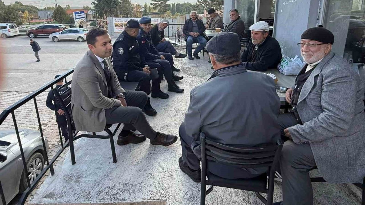 Kaymakam Yıldırım ve Ahat vatandaşlarla bir araya geldi