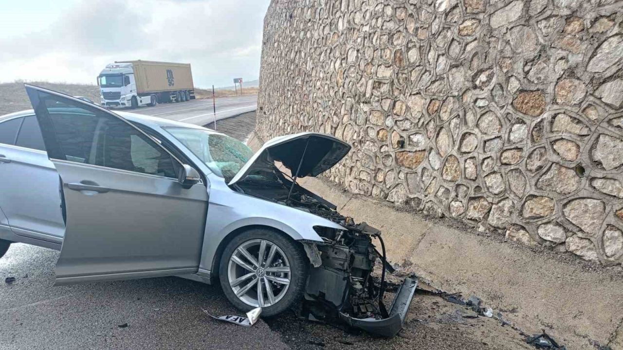 Kop dağı zirvesinde zincirleme kaza: 5 yaralı