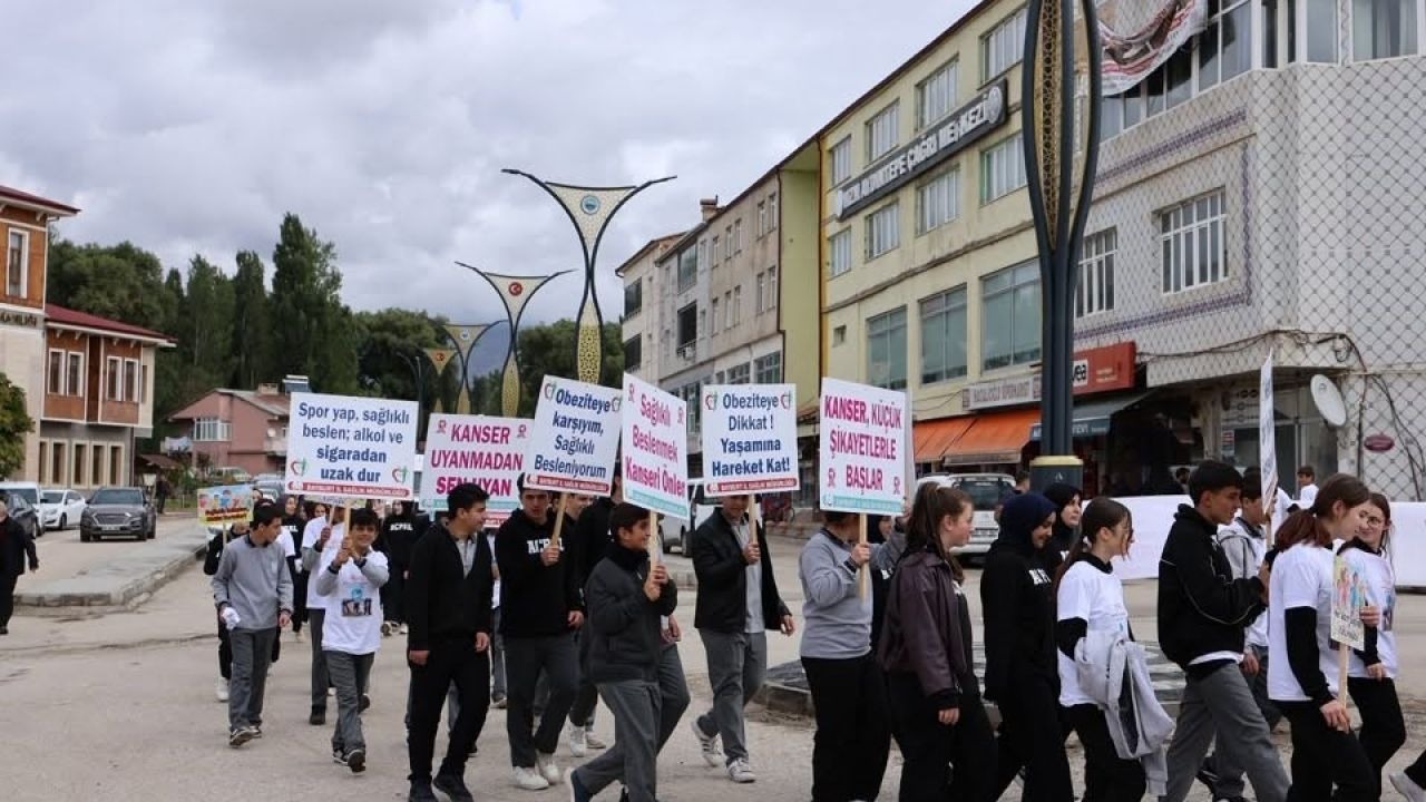 Meme kanserine karşı farkındalık yürüyüşü düzenlendi