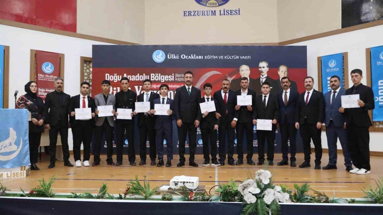 Ülkü Ocakları Doğu Anadolu bilgi yarışması finali Erzurum’da yapıldı
