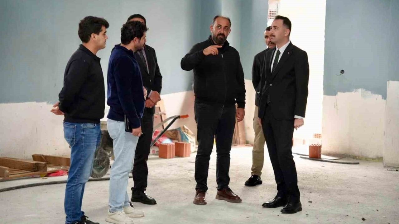 Üzümlü’de yapımı devam eden güreş salonunda inceleme