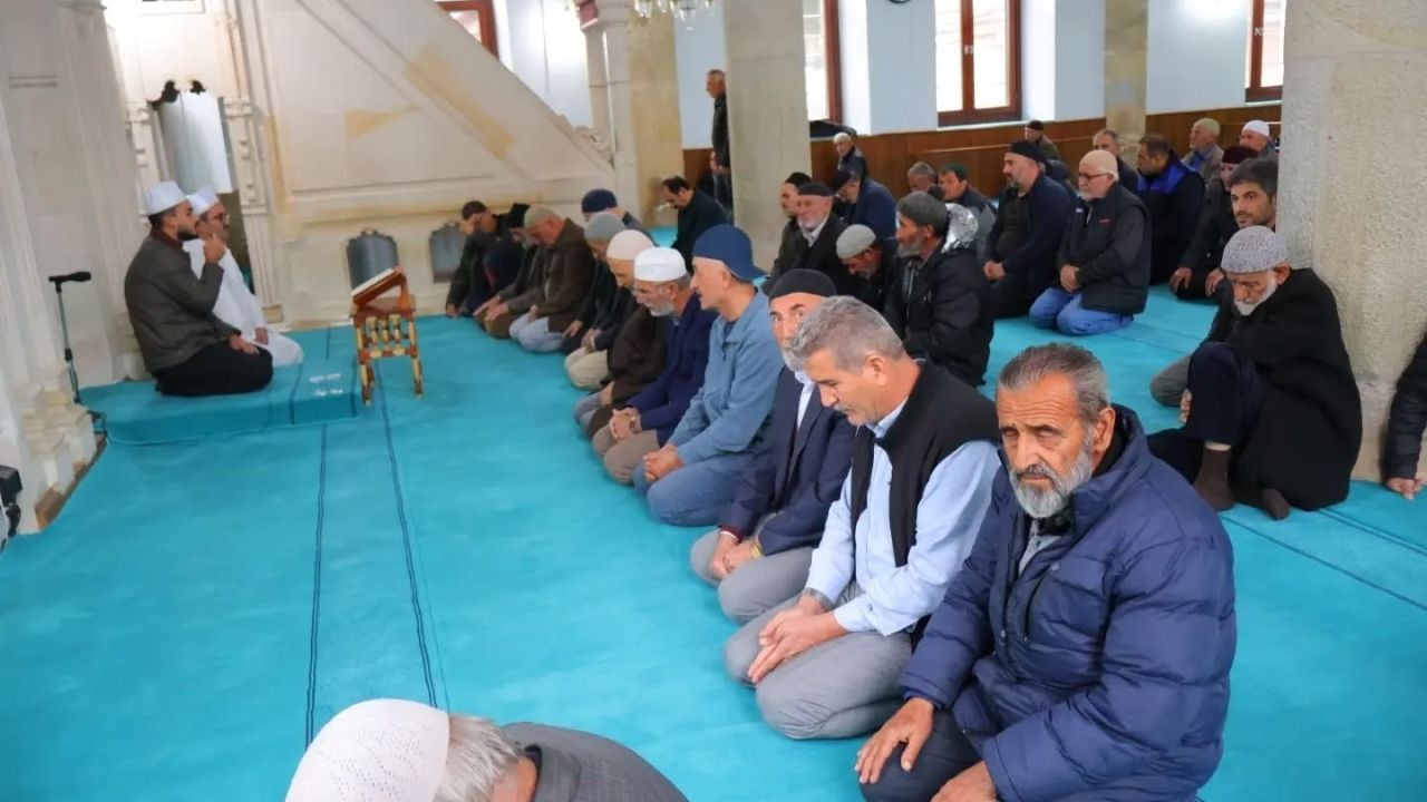 Yakutiye Camii’nde Kur’an ziyafeti
